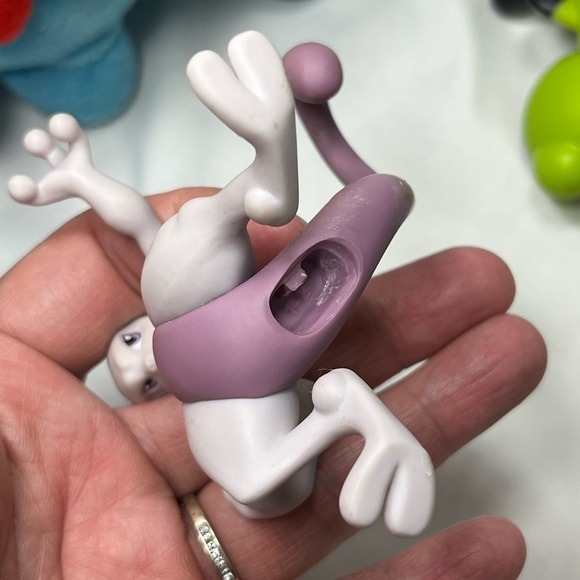 Assorted Video Game Collectible Action Figures and Accesories - Picture 14 of 14